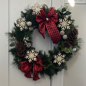 Large Artificial Winter Rustic Snowflake Evergreen Wreath